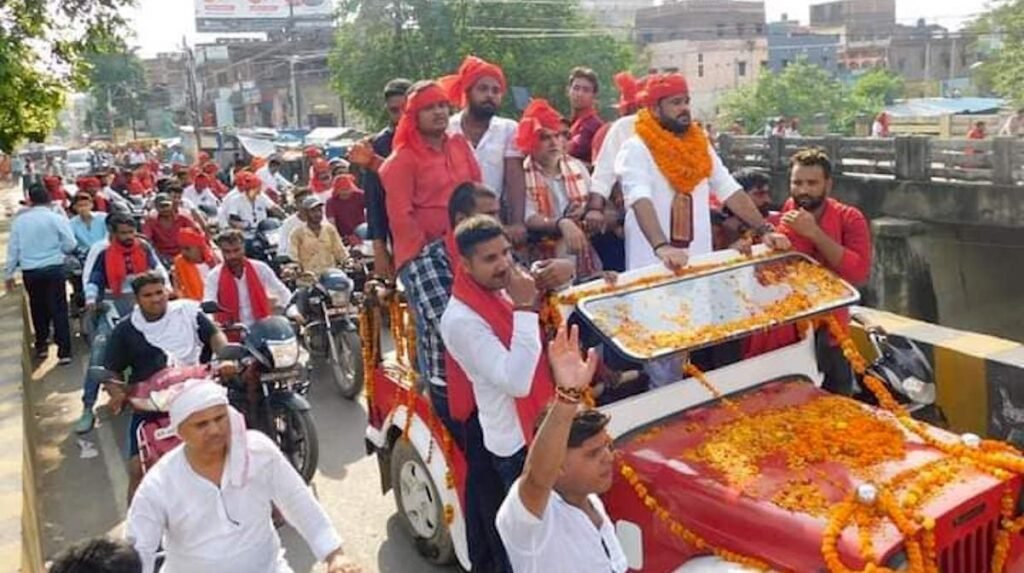 समाजसेवी मिथिलेश पाठक की रैली में हिम्मत और उत्साह से भरे समर्थक, राजनीतिक दलों में खलबली